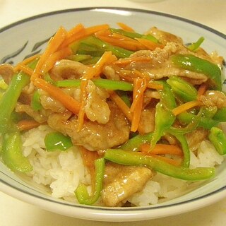 豚肉とピーマンの甘辛ソース丼